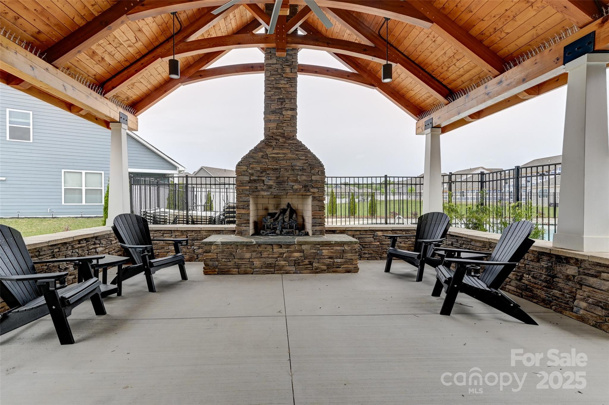 Hendersonville, North Carolina, 28792, United States, 3 Bedrooms Bedrooms, ,3 BathroomsBathrooms,Residential,For Sale,1927373