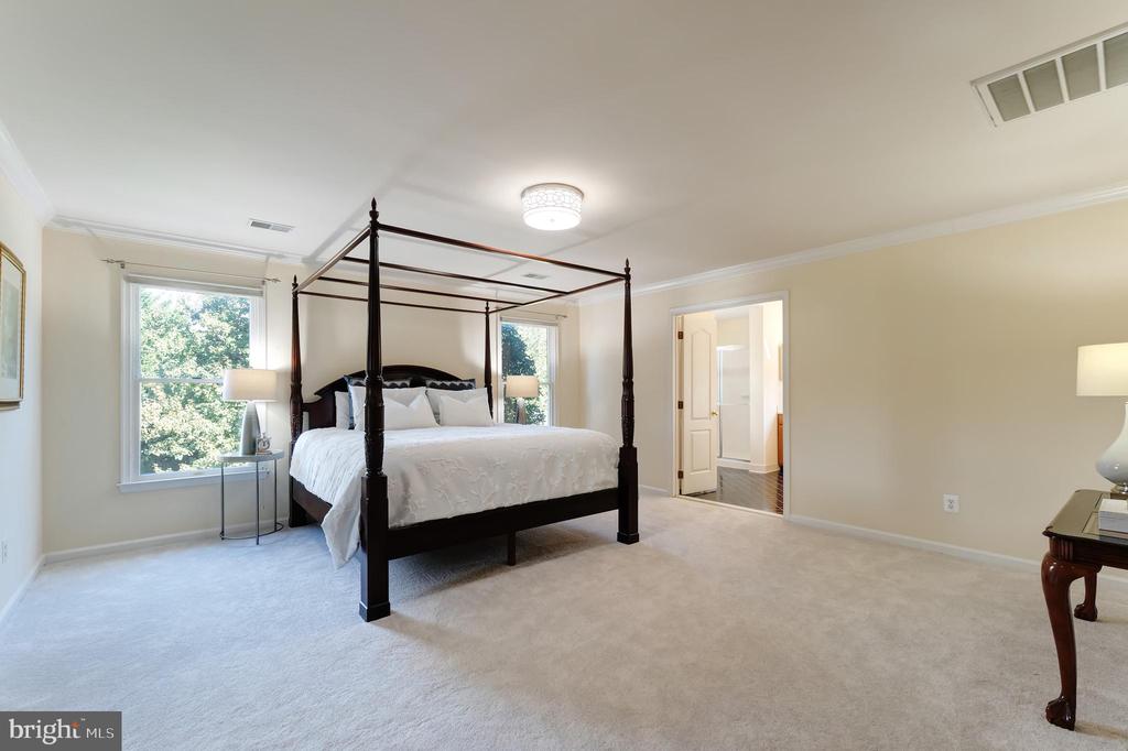 Herndon, Virginia, 20171, United States, 4 Bedrooms Bedrooms, ,5 BathroomsBathrooms,Residential,For Sale,1974486