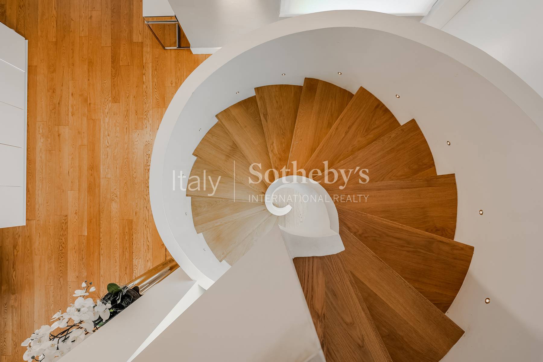  Exclusive modern villa with panoramic lake views and spa - 物件實景