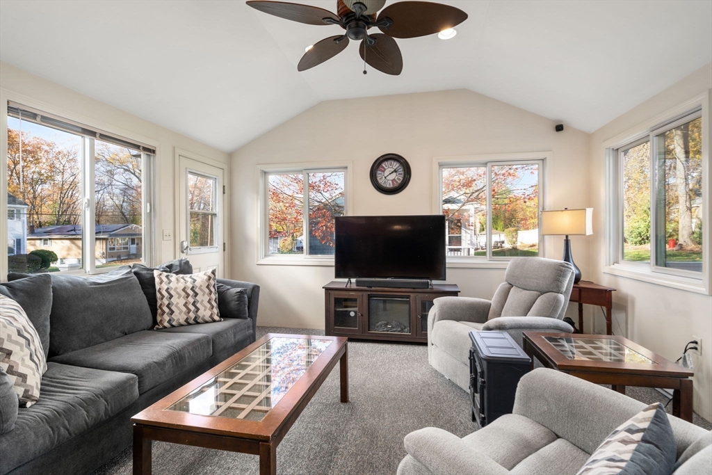 Lowell, Massachusetts, 01851, United States, 4 Bedrooms Bedrooms, ,2 BathroomsBathrooms,Residential,For Sale,1987726