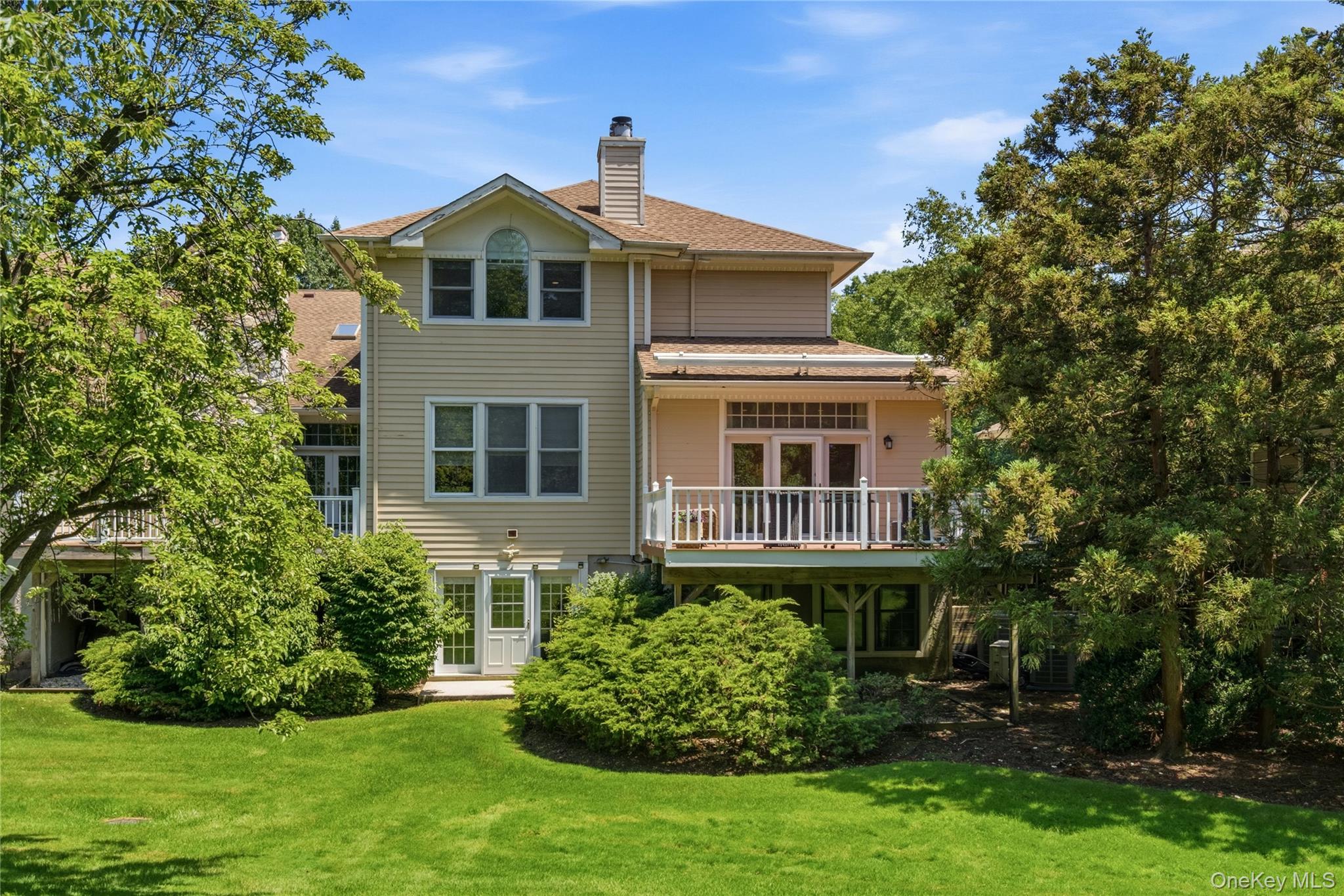  323 Baltustrol Circle, Roslyn, NY, 11576 - 物件實景