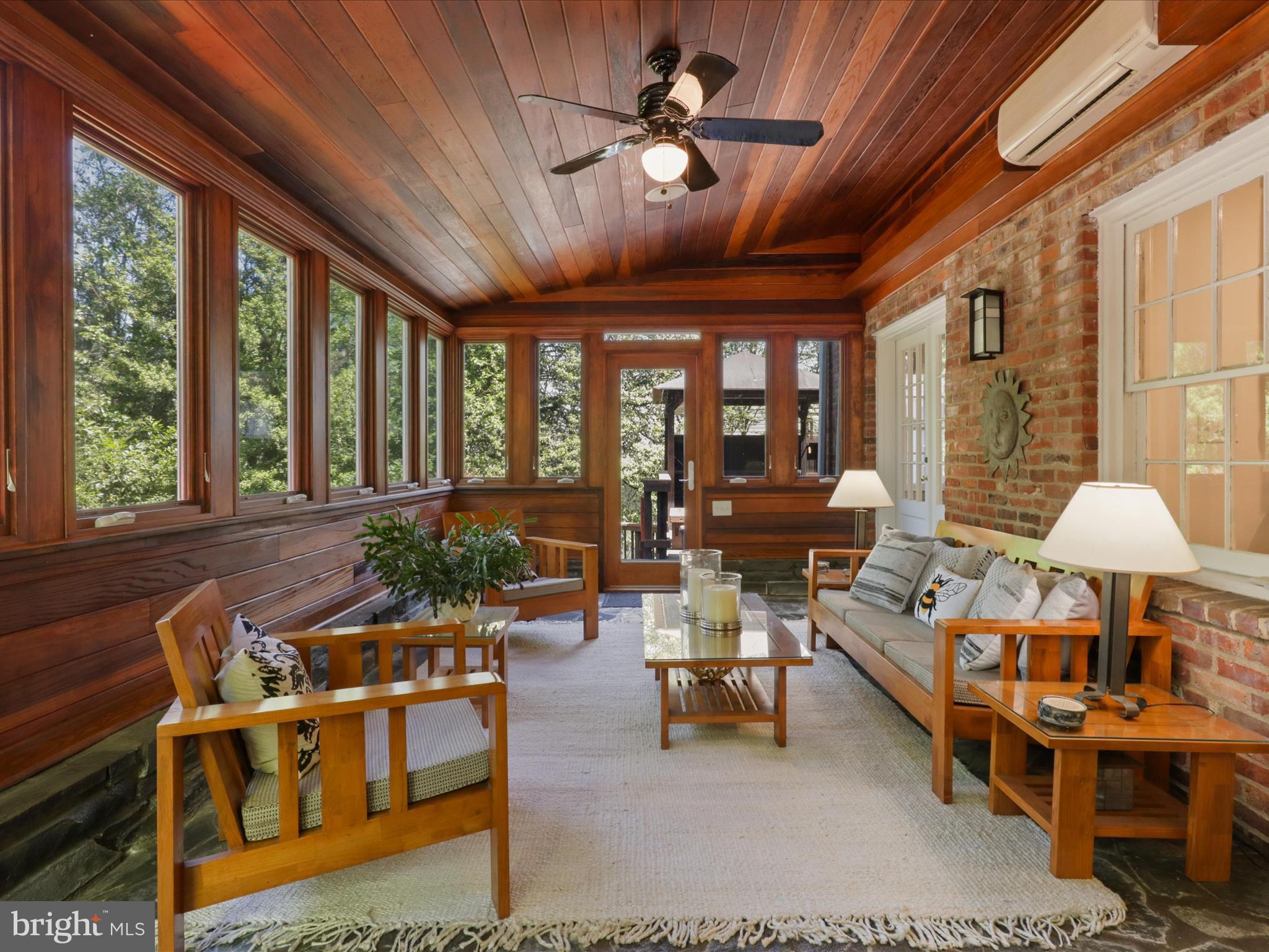 Arlington, Virginia, 22207, United States, 4 Bedrooms Bedrooms, ,4 BathroomsBathrooms,Residential,For Sale,1792386