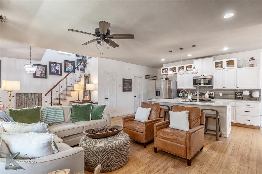 Buffalo Gap, Texas, 79508, United States, 5 Bedrooms Bedrooms, ,4 BathroomsBathrooms,Residential,For Sale,1918227
