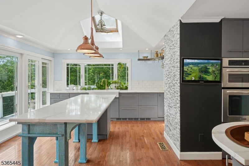 Kinnelon Boro, New Jersey, 07405-2443, United States, 4 Bedrooms Bedrooms, ,3 BathroomsBathrooms,Residential,For Sale,1861963