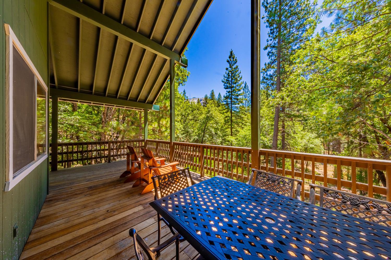 Yosemite, California, 95389, United States, 5 Bedrooms Bedrooms, ,4 BathroomsBathrooms,Residential,For Sale,1975650