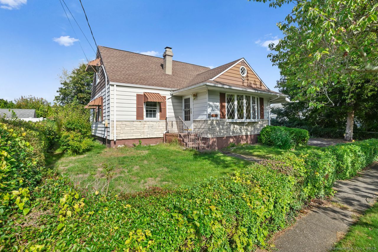Stratford, Connecticut, 06615, United States, 3 Bedrooms Bedrooms, ,1 BathroomBathrooms,Residential,For Sale,1965569