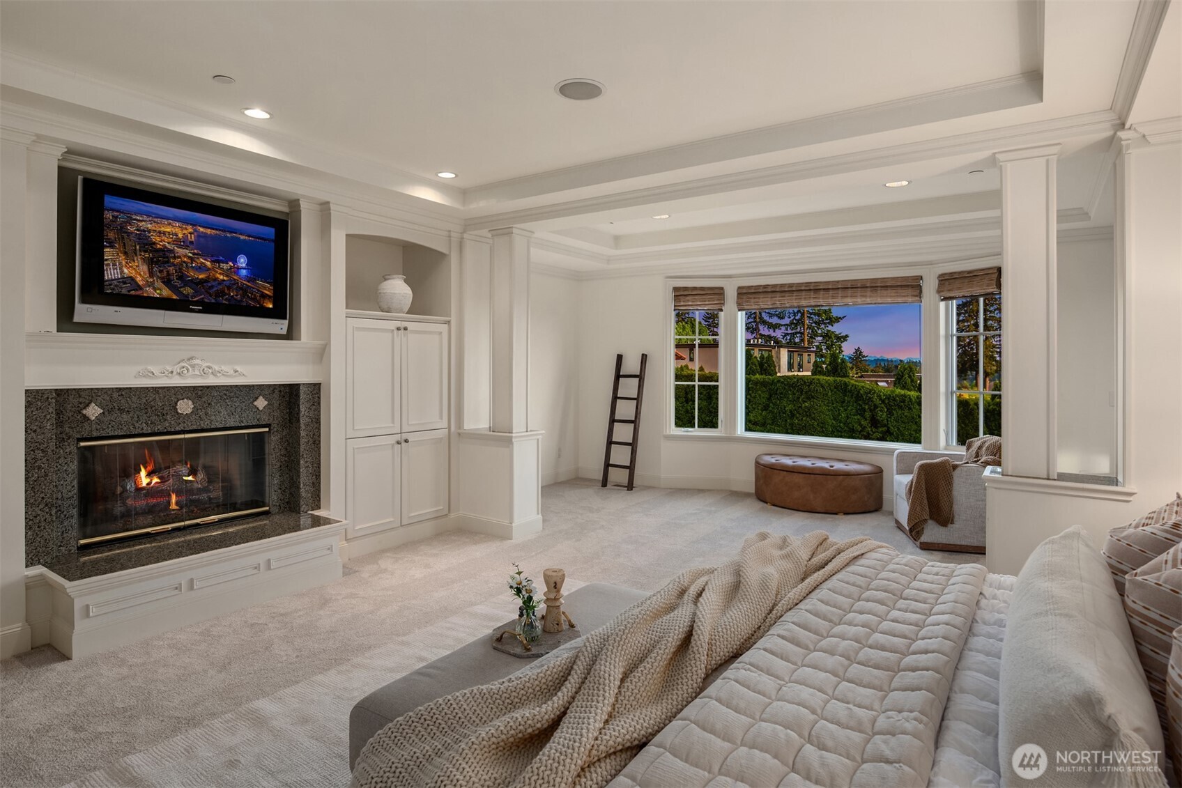 Clyde Hill, Washington, 98004, United States, 4 Bedrooms Bedrooms, ,4 BathroomsBathrooms,Residential,For Sale,1805060