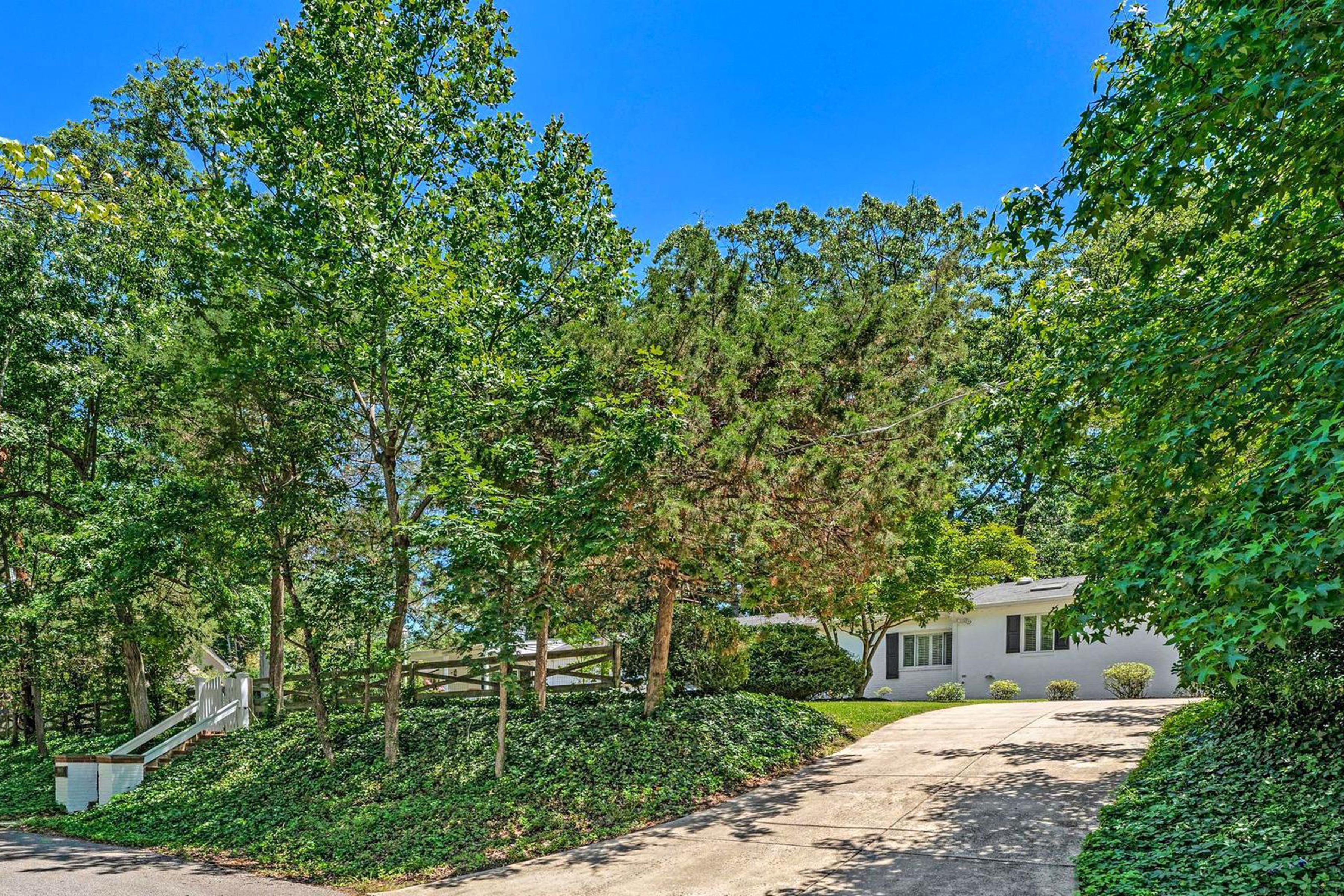  8601 Mount Zephyr Drive, Alexandria, VA, 22309 - 物件實景