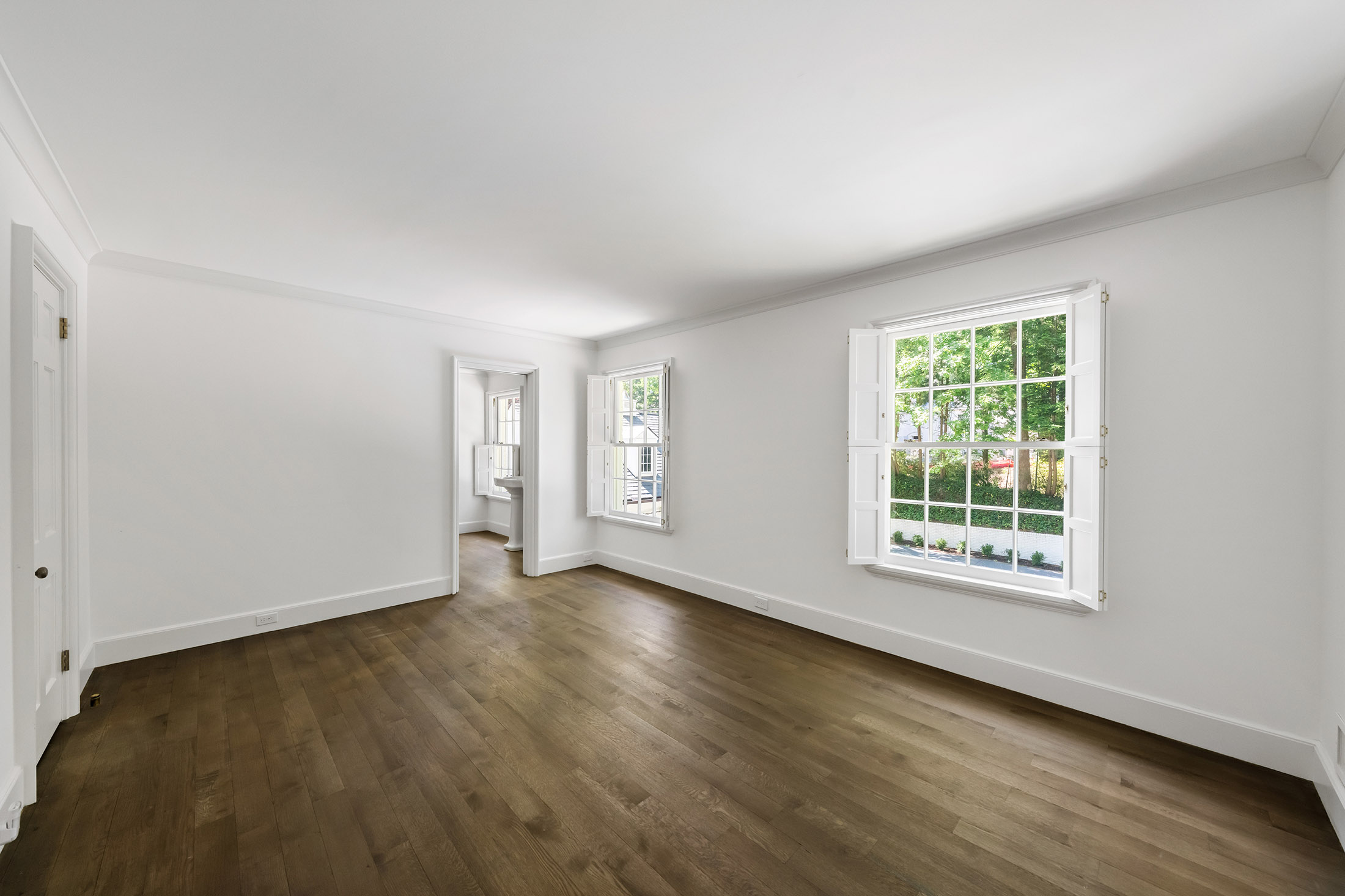  Timeless Architecture and Modern Livability Converge in Tuxedo Park Home - 物件實景