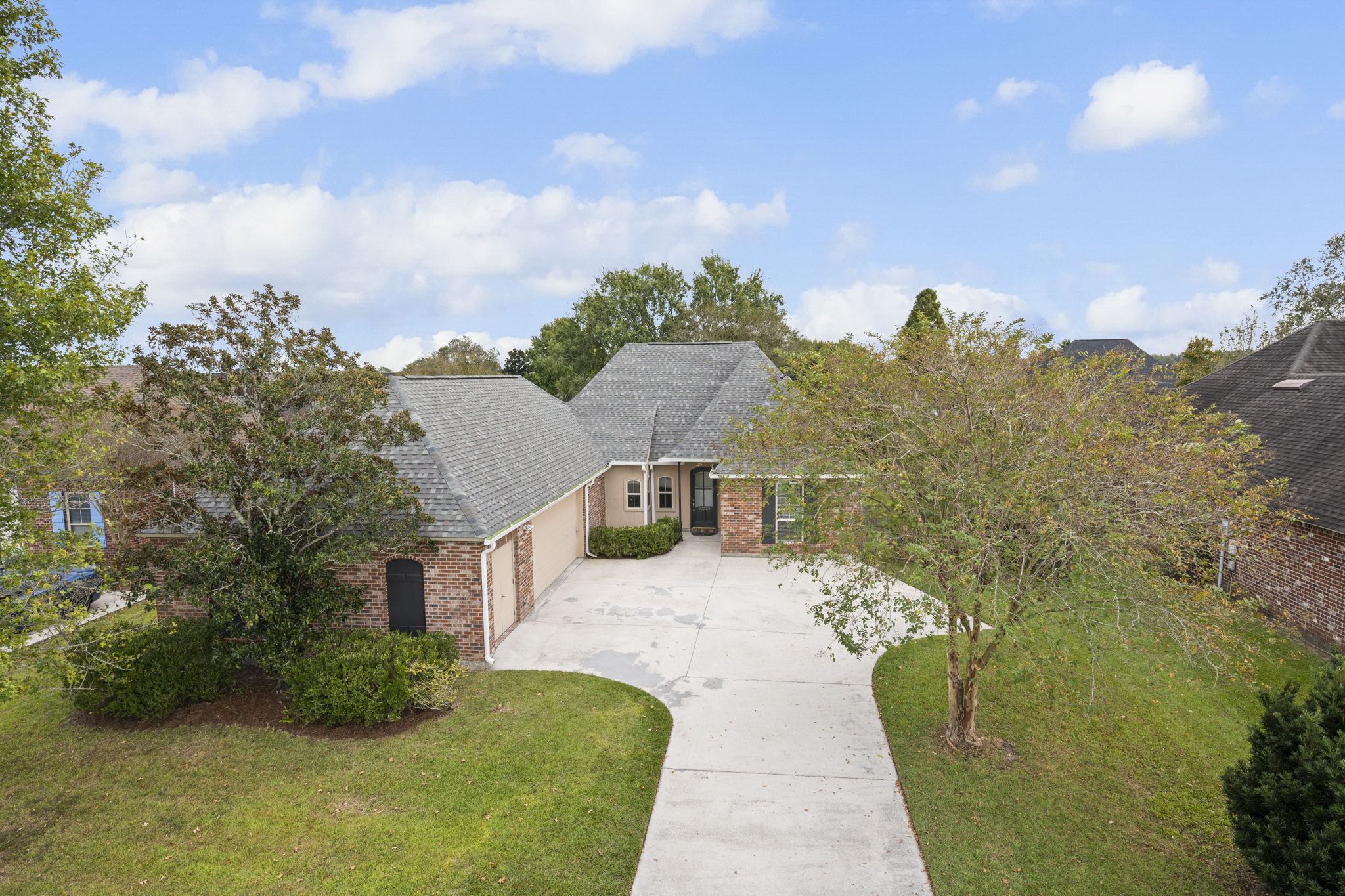 Baton Rouge, Louisiana, 70810, United States, 3 Bedrooms Bedrooms, ,3 BathroomsBathrooms,Residential,For Sale,1989243