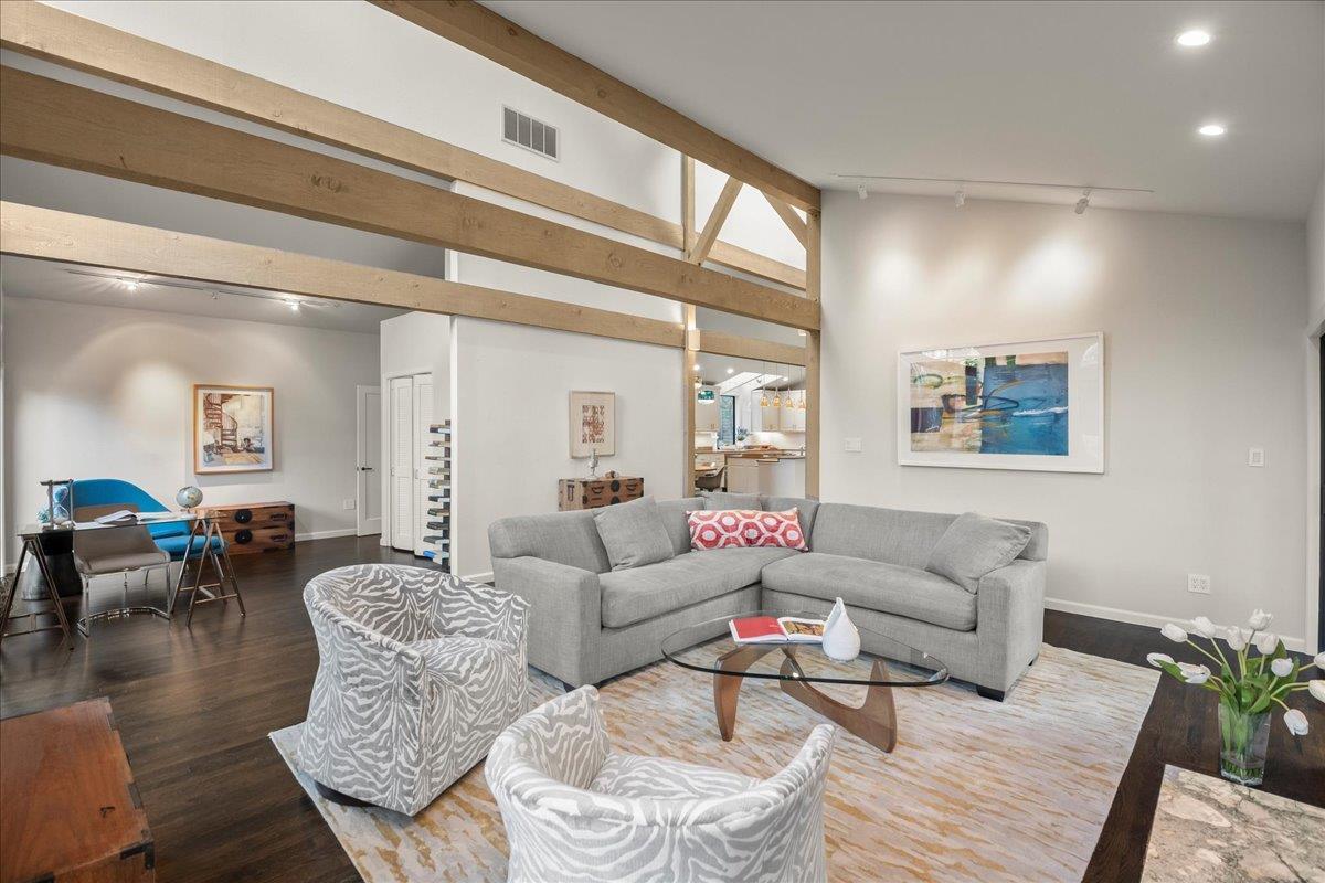 Los Altos Hills, California, 94022, United States, 5 Bedrooms Bedrooms, ,5 BathroomsBathrooms,Residential,For Sale,1907317