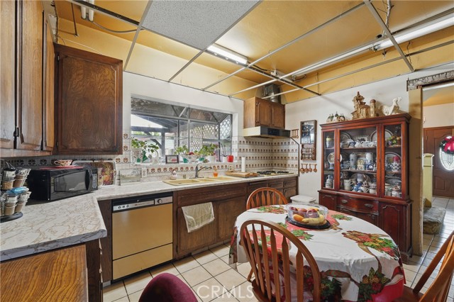 Panorama City, California, 91402, United States, 4 Bedrooms Bedrooms, ,2 BathroomsBathrooms,Residential,For Sale,1982743