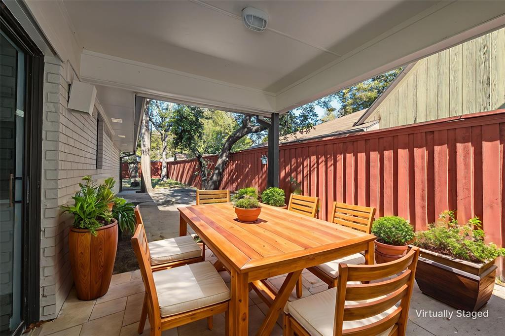 Dallas, Texas, 75214, United States, 3 Bedrooms Bedrooms, ,2 BathroomsBathrooms,Residential,For Sale,1987493