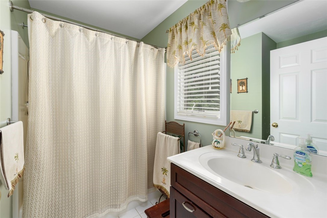 Richmond, Rhode Island, 02892, United States, 3 Bedrooms Bedrooms, ,4 BathroomsBathrooms,Residential,For Sale,1927379