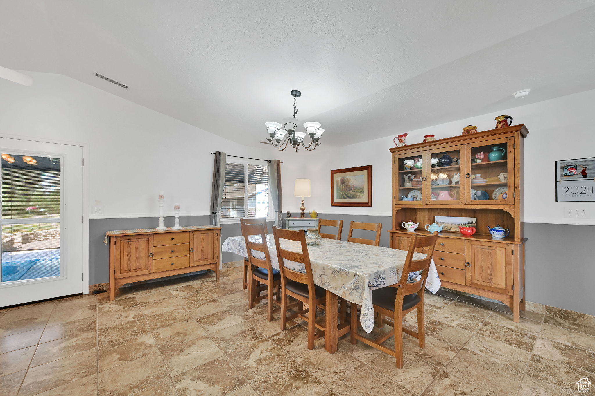 Farr West, Utah, 84404, United States, 4 Bedrooms Bedrooms, ,3 BathroomsBathrooms,Residential,For Sale,1865277