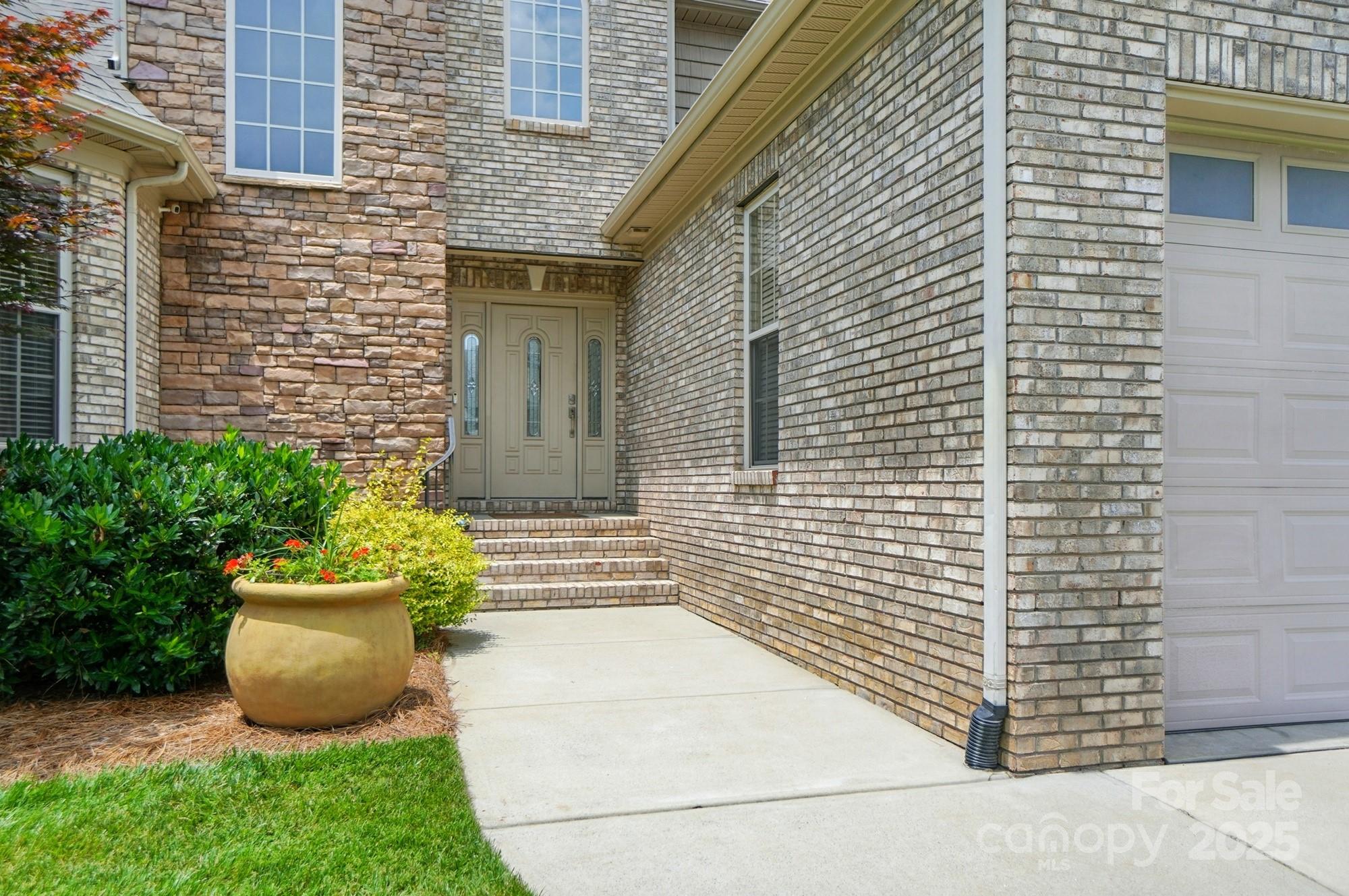 Rock Hill, South Carolina, 29730, United States, 4 Bedrooms Bedrooms, ,3 BathroomsBathrooms,Residential,For Sale,1826399