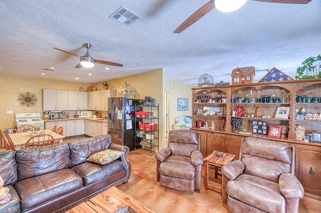 Chickasha, Oklahoma, 73018, United States, 4 Bedrooms Bedrooms, ,5 BathroomsBathrooms,Residential,For Sale,1921713