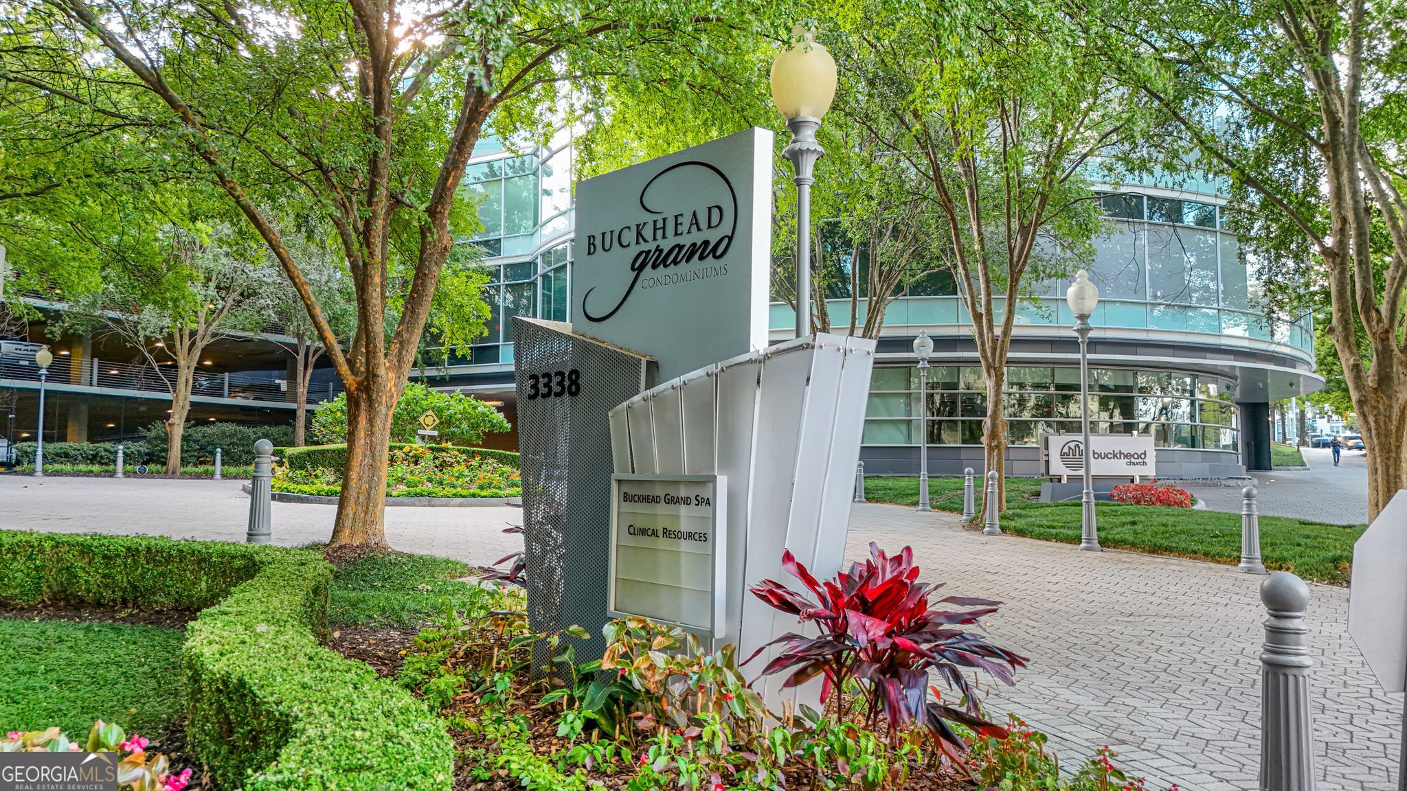 Atlanta, Georgia, 30326, United States, 2 Bedrooms Bedrooms, ,3 BathroomsBathrooms,Residential,For Sale,2001794