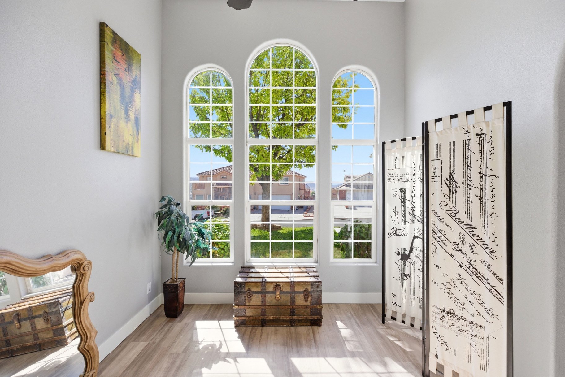  Stunning Home Conveniently Located Near Shopping and Outdoor Activities - 物件實景