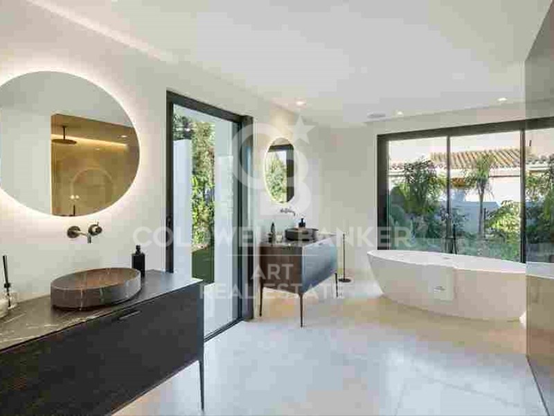 Marbella, Andalusia, ES, 5 Bedrooms Bedrooms, ,5 BathroomsBathrooms,Residential,For Sale,1819218