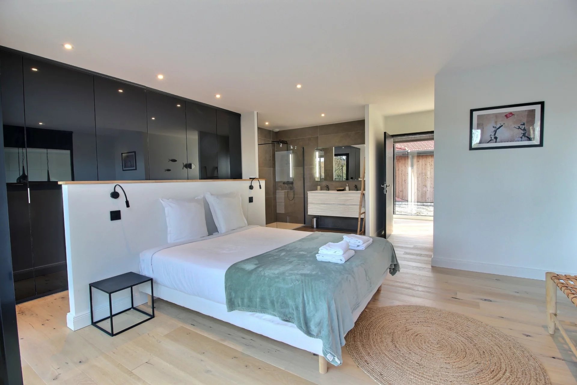 Arcachon, New Aquitaine, 33120, FR, 4 Bedrooms Bedrooms, ,Residential,For Sale,1995658