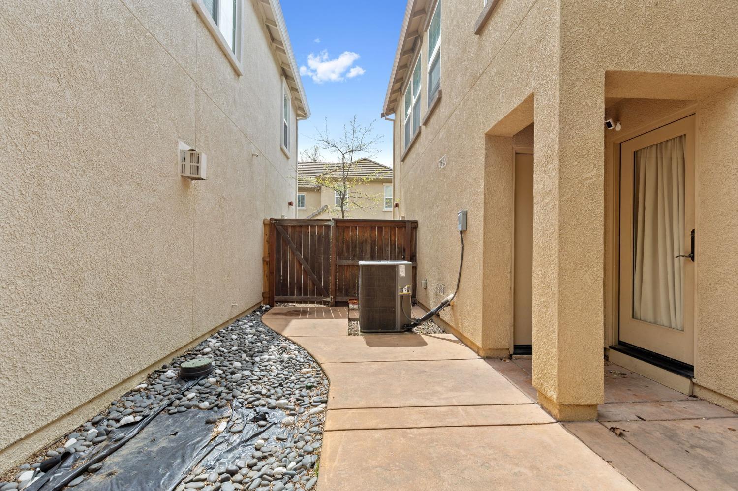 Woodland, California, 95776, United States, 3 Bedrooms Bedrooms, ,3 BathroomsBathrooms,Residential,For Sale,1910654