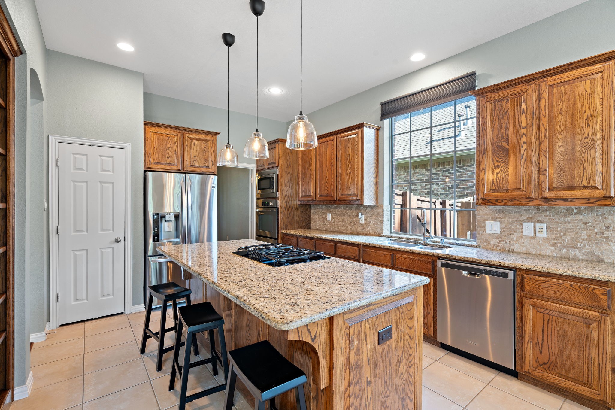 Fort Worth, Texas, 76244, United States, 4 Bedrooms Bedrooms, ,4 BathroomsBathrooms,Residential,For Sale,1901219