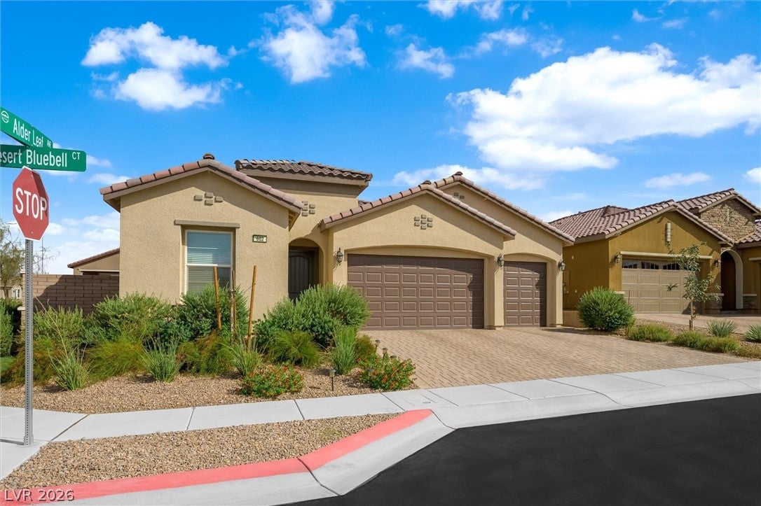 Henderson, Nevada, 89011, United States, 4 Bedrooms Bedrooms, ,2 BathroomsBathrooms,Residential,For Sale,2024646