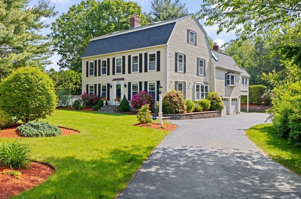 Braintree, Massachusetts, 02184, United States, 5 Bedrooms Bedrooms, ,4 BathroomsBathrooms,Residential,For Sale,1857635