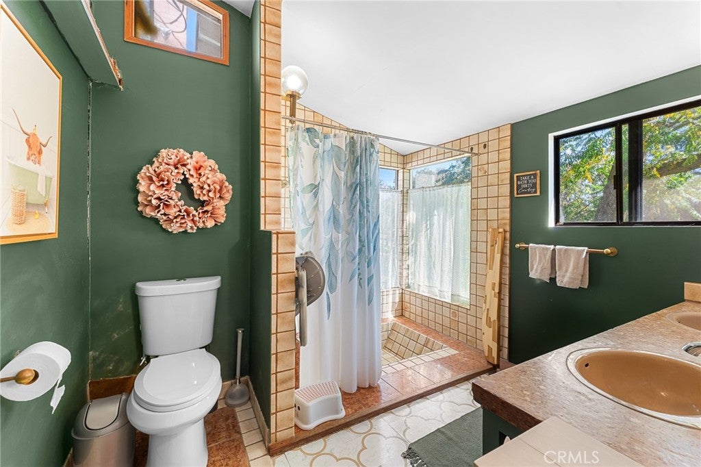 Banning, California, 92220, United States, 6 Bedrooms Bedrooms, ,4 BathroomsBathrooms,Residential,For Sale,1977497