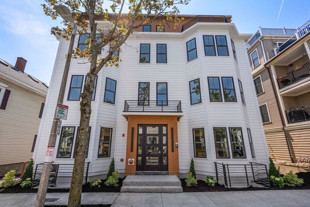 Boston, Massachusetts, 02127, United States, 2 Bedrooms Bedrooms, ,2 BathroomsBathrooms,Residential,For Sale,1951158