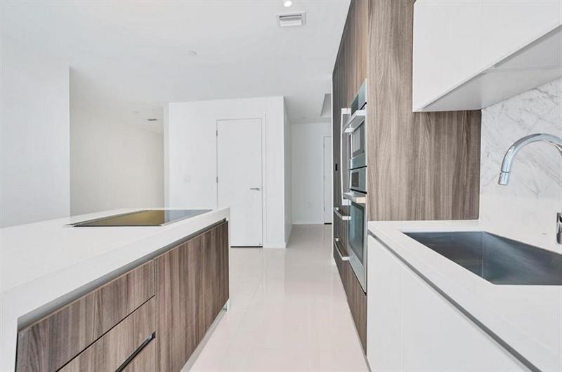 Miami, Florida, 33132, United States, 2 Bedrooms Bedrooms, ,3 BathroomsBathrooms,Residential,For Sale,1691851