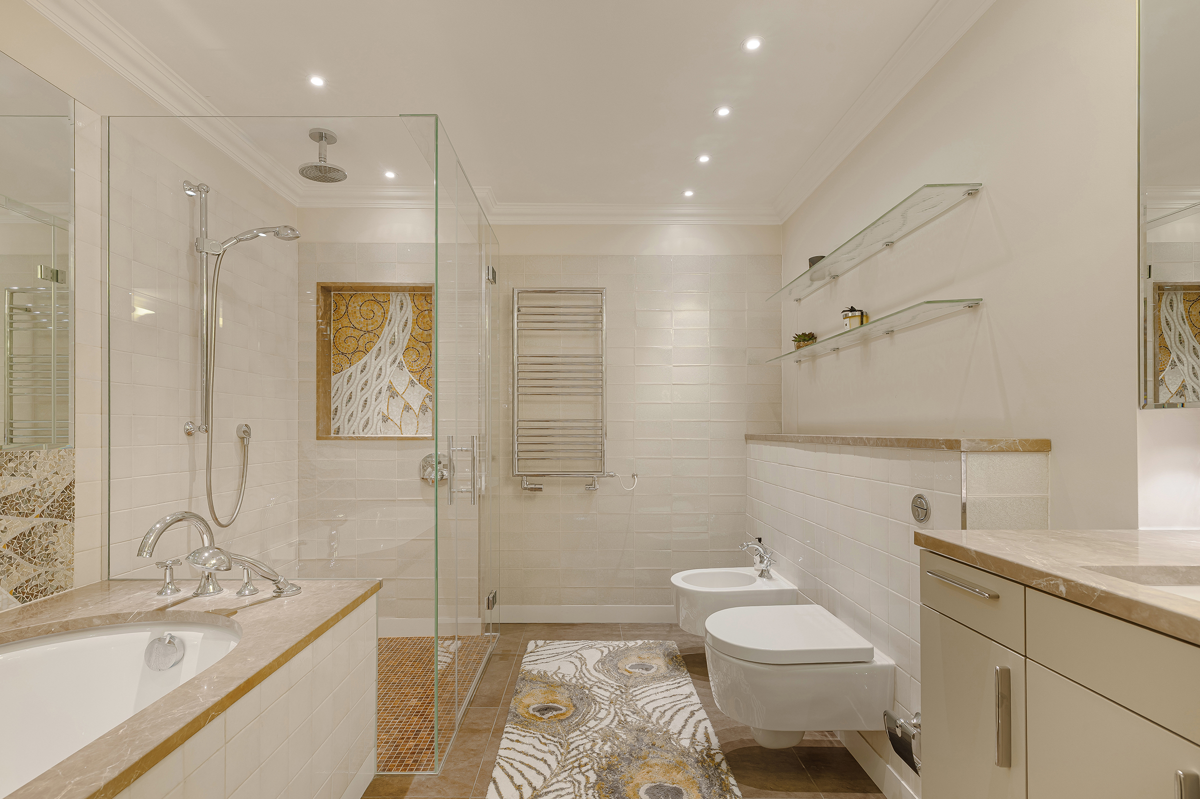  A Grand Triplex Apartment Overlooking Regent