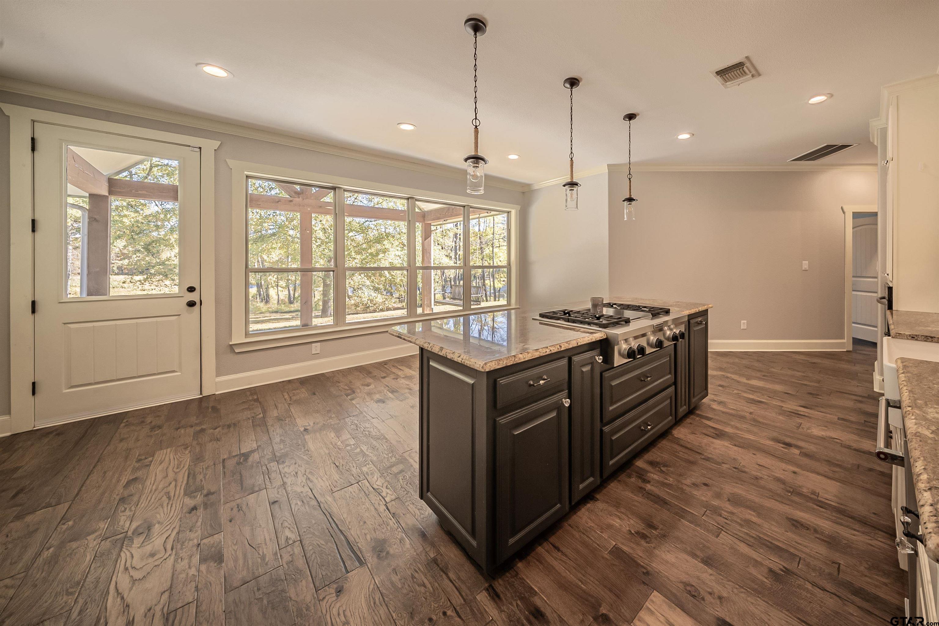 Lindale, Texas, 75771, United States, 4 Bedrooms Bedrooms, ,4 BathroomsBathrooms,Residential,For Sale,1992083