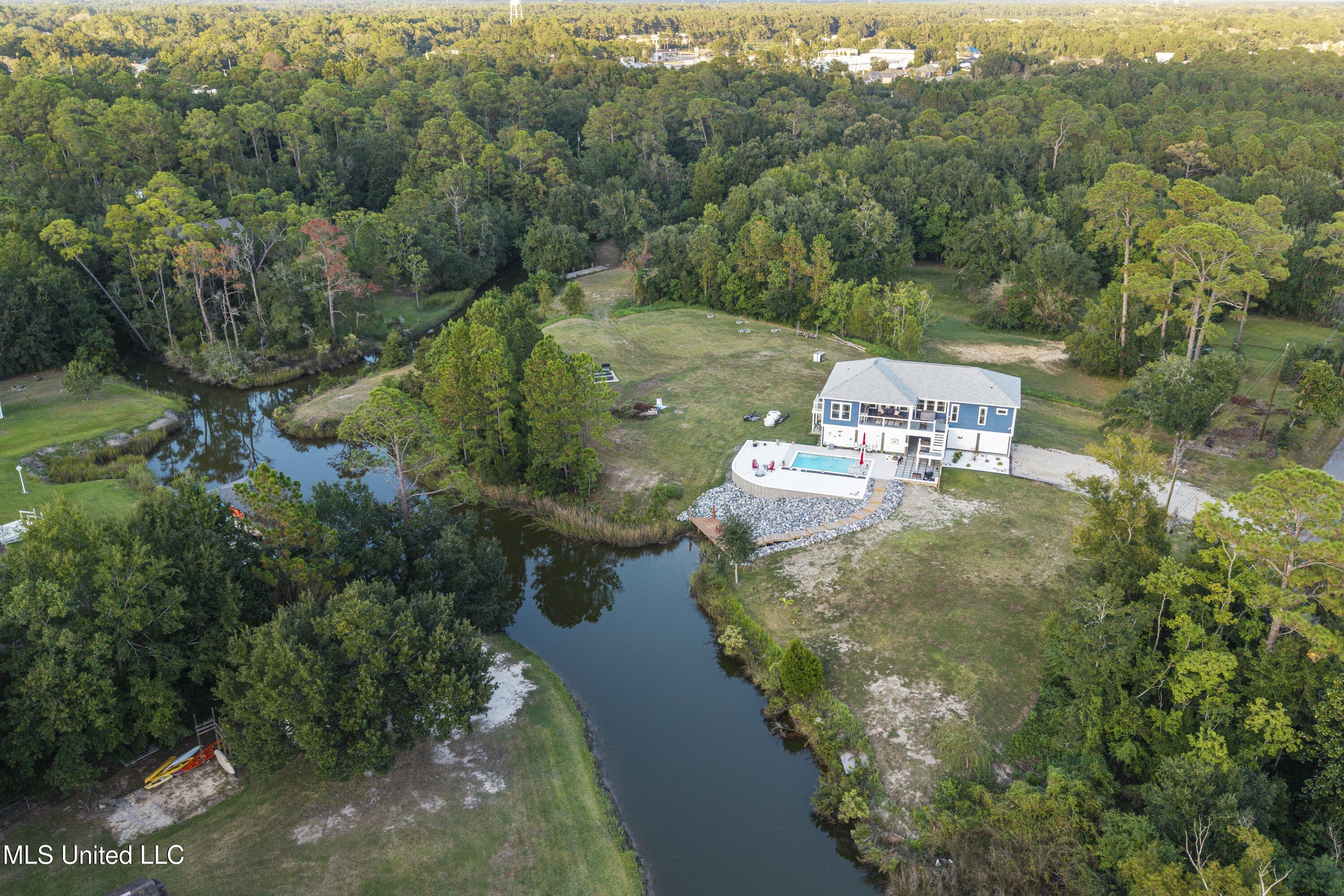 Biloxi, Mississippi, 39532, United States, 3 Bedrooms Bedrooms, ,2 BathroomsBathrooms,Residential,For Sale,1977192