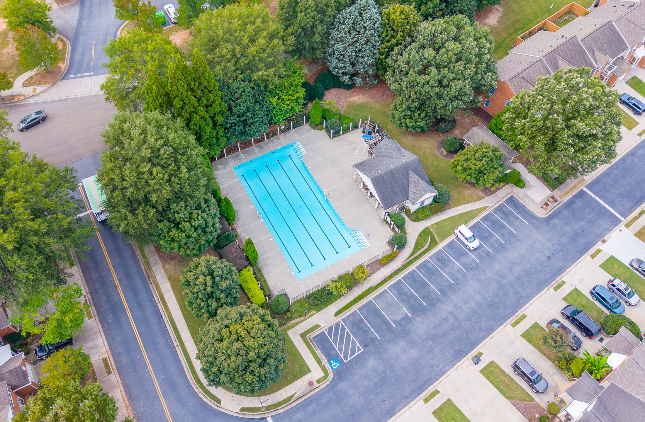  Beautifully Updated Townhome in Desirable Windward/Deerfield Area of Alpharetta - 物件實景