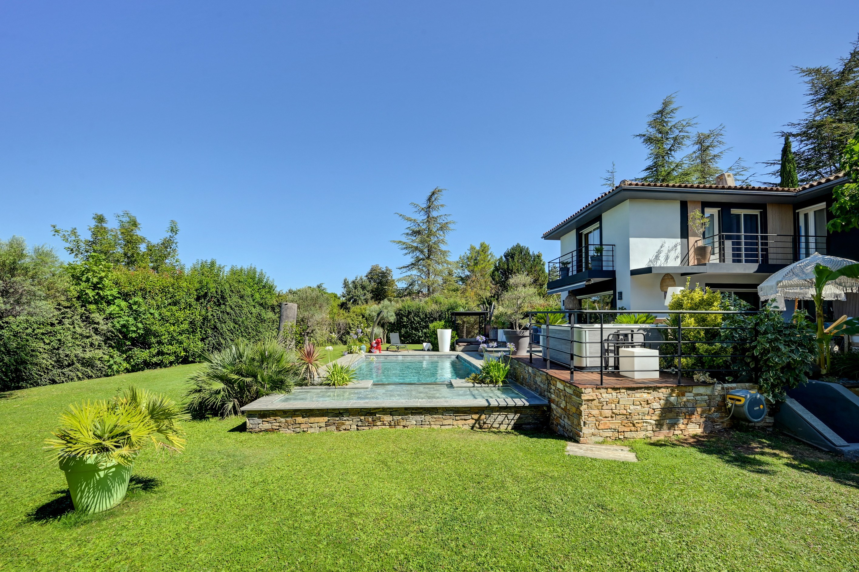  Contemporary Villa with Infinity Pool - 物件實景