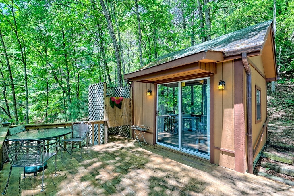Blairsville, Georgia, 30512, United States, 4 Bedrooms Bedrooms, ,3 BathroomsBathrooms,Residential,For Sale,1827320