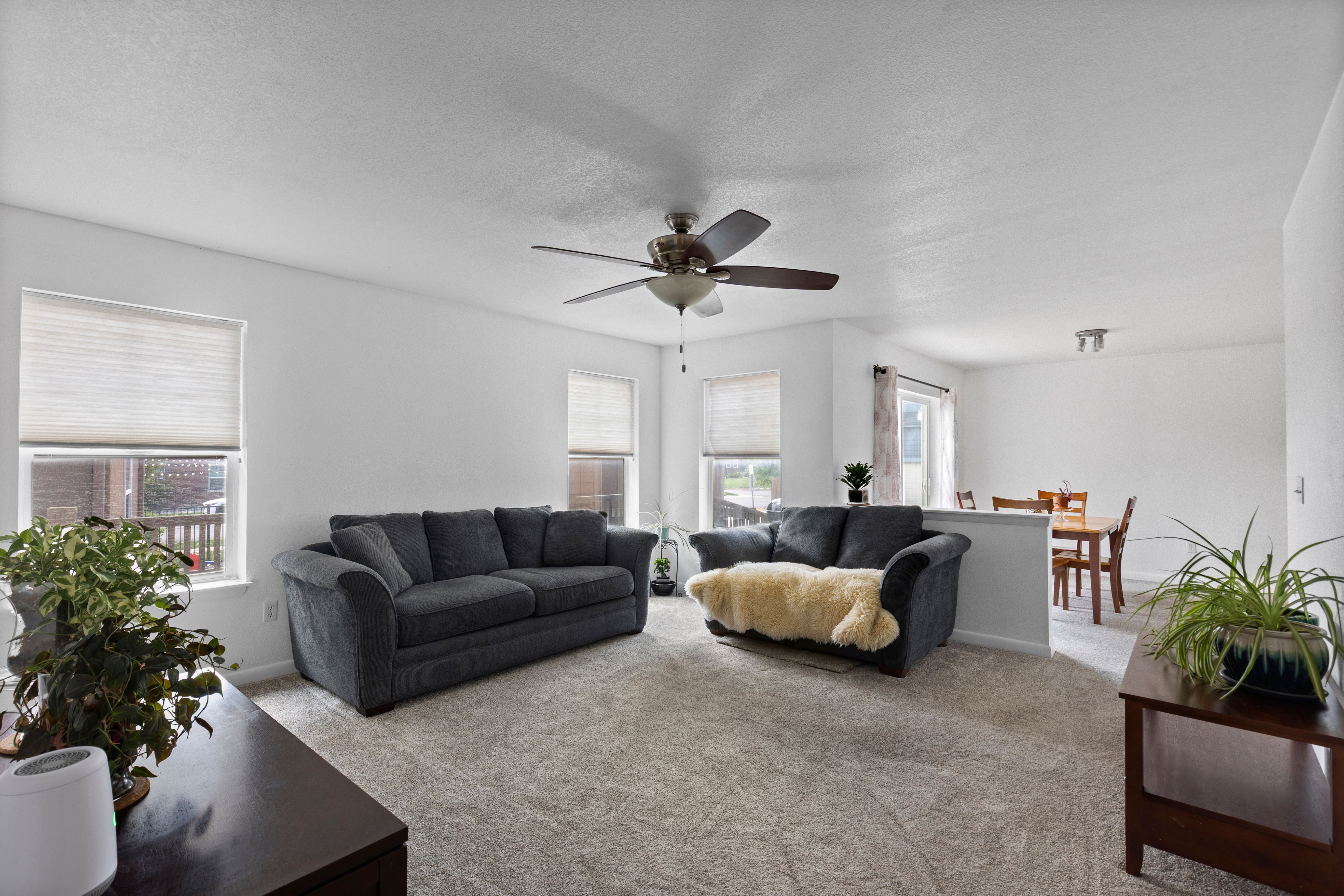  Beautiful Home Located in a Well-Loved Community - 物件實景