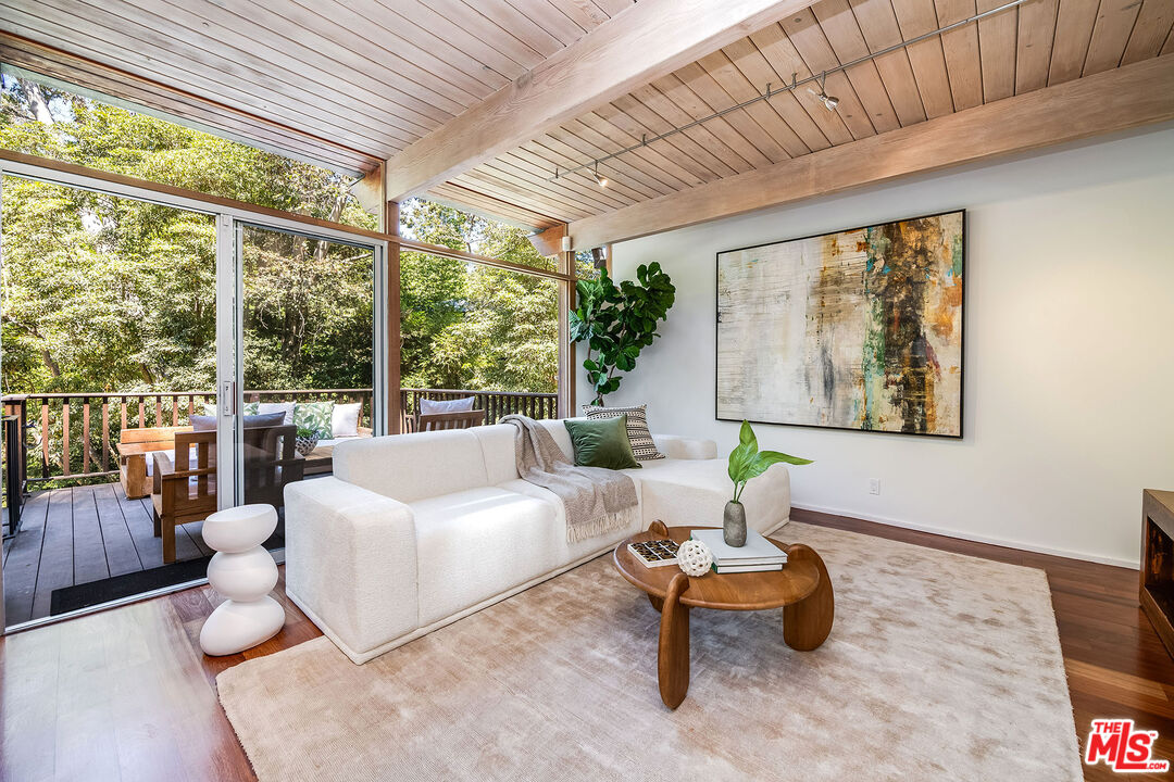 Santa Monica, California, 90402, United States, 7 Bedrooms Bedrooms, ,7 BathroomsBathrooms,Residential,For Sale,1940009