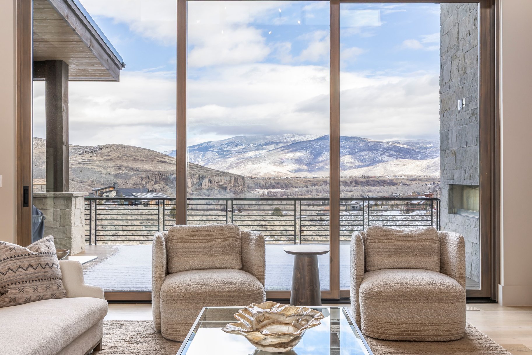  Beautiful Modern Custom Home with Rock Cliff Views at Victory Ranch - 物件實景