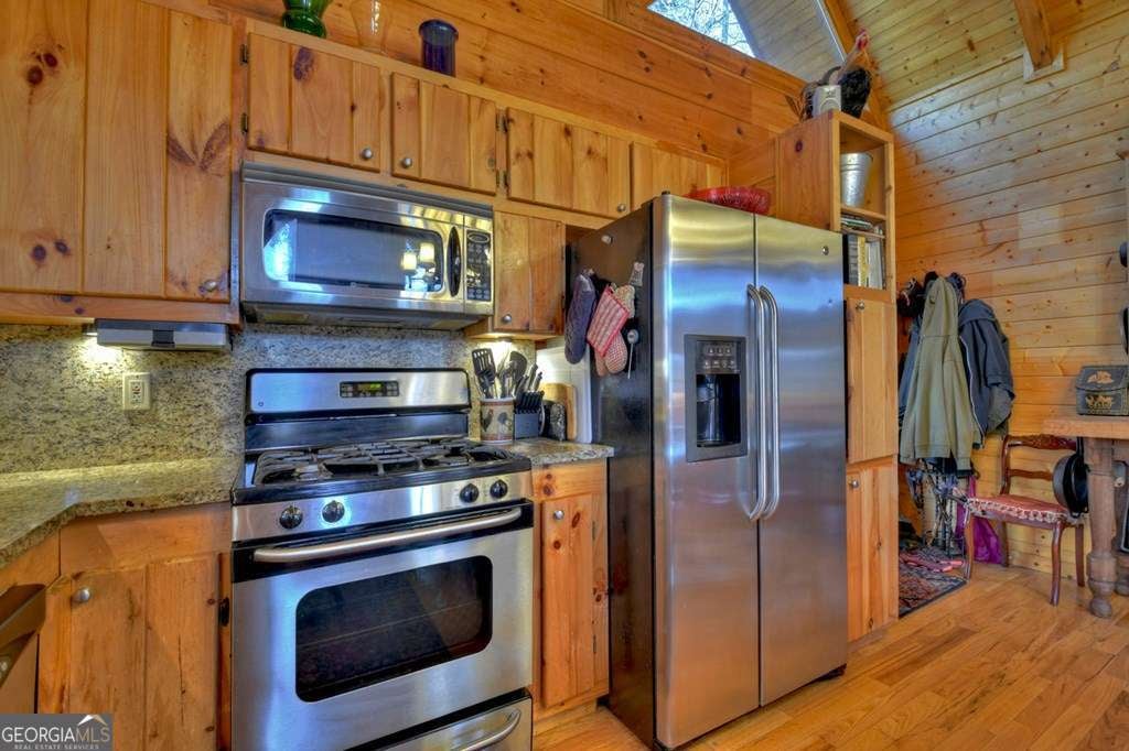 Blue Ridge, Georgia, 30513, United States, 5 Bedrooms Bedrooms, ,3 BathroomsBathrooms,Residential,For Sale,1859014