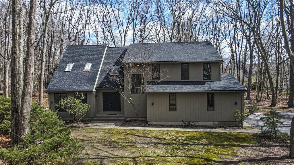 East Greenwich, Rhode Island, 02818, United States, 3 Bedrooms Bedrooms, ,3 BathroomsBathrooms,Residential,For Sale,1905846