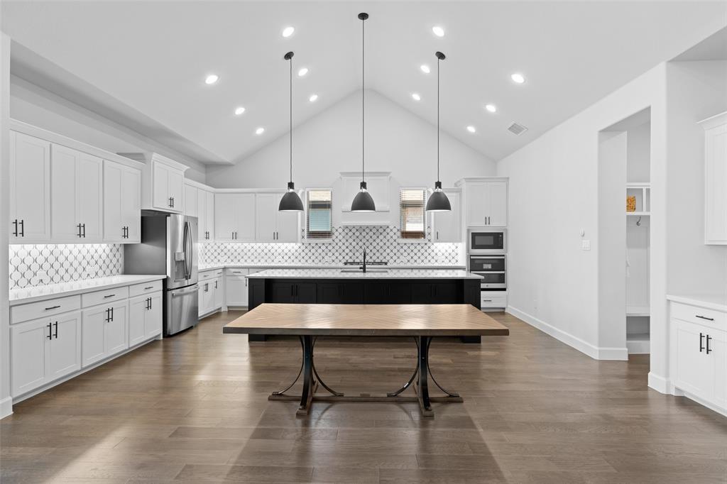 Midlothian, Texas, 76065, United States, 4 Bedrooms Bedrooms, ,5 BathroomsBathrooms,Residential,For Sale,2048085