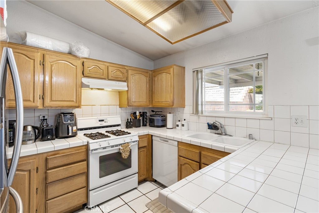 Rancho Cucamonga, California, 91730, United States, 3 Bedrooms Bedrooms, ,2 BathroomsBathrooms,Residential,For Sale,1793562