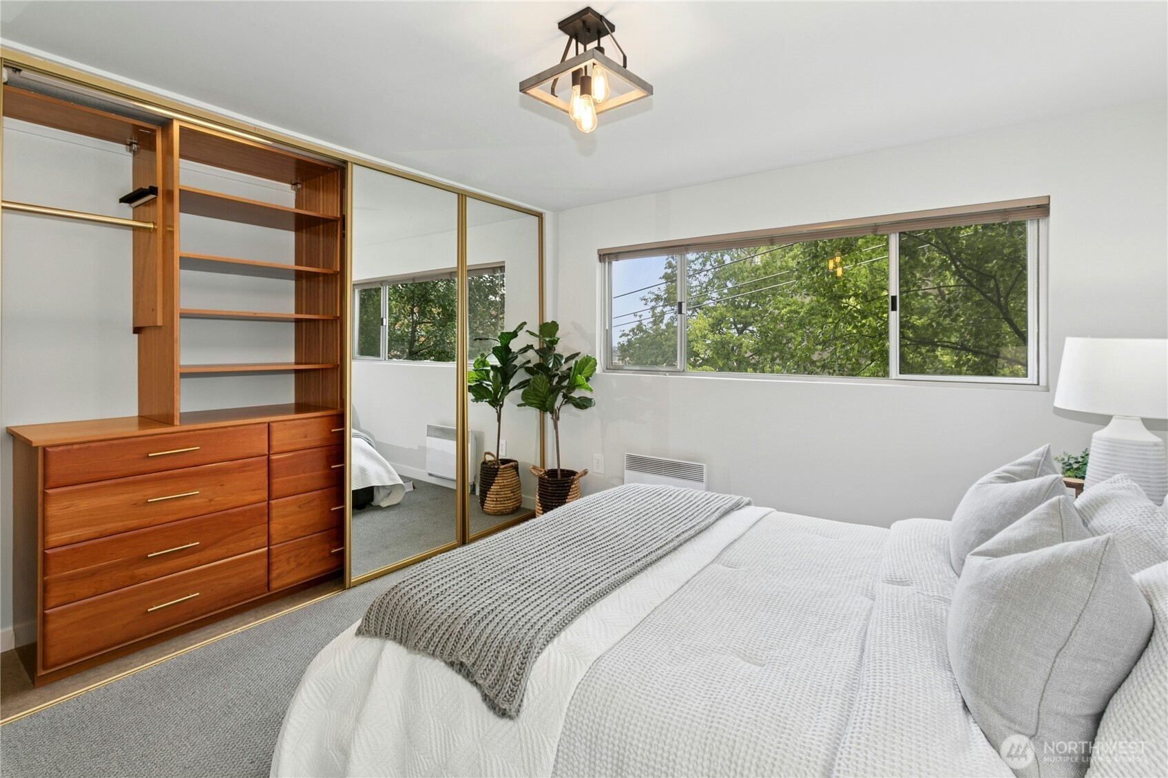 Seattle, Washington, 98102, United States, 2 Bedrooms Bedrooms, ,1 BathroomBathrooms,Residential,For Sale,1973111