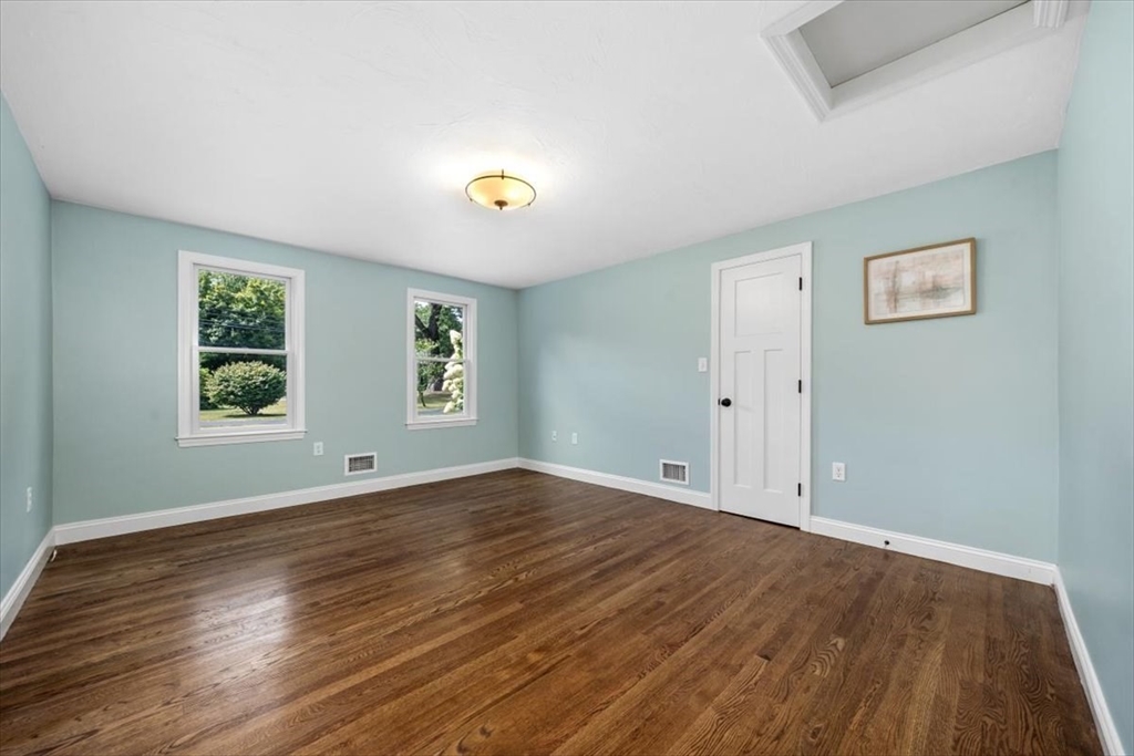 Norwell, Massachusetts, 02061, United States, 3 Bedrooms Bedrooms, ,2 BathroomsBathrooms,Residential,For Sale,1939151