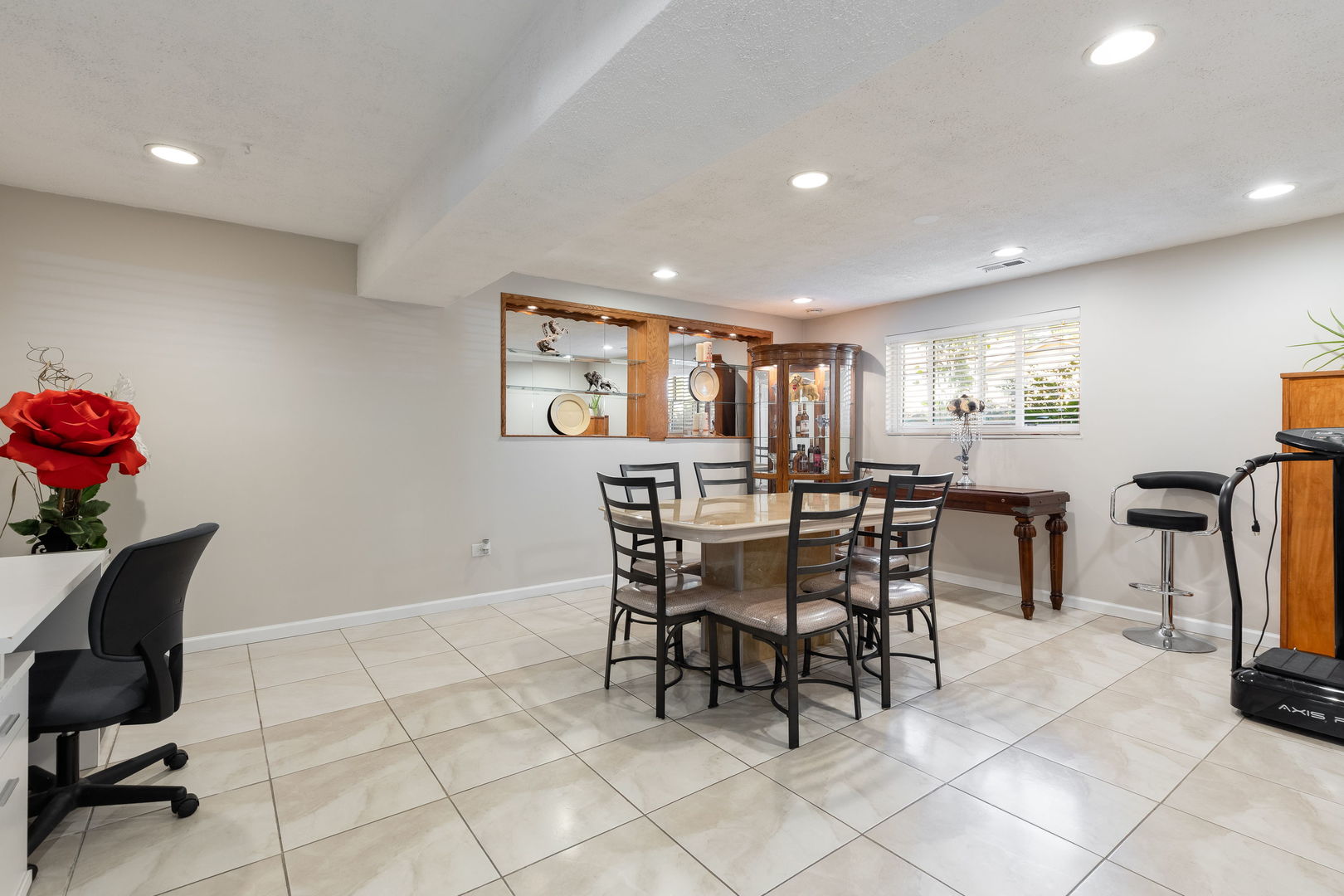 Lombard, Illinois, 60148, United States, 4 Bedrooms Bedrooms, ,3 BathroomsBathrooms,Residential,For Sale,1947096