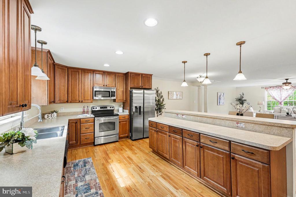 Winchester, Virginia, 22602, United States, 4 Bedrooms Bedrooms, ,3 BathroomsBathrooms,Residential,For Sale,2040713