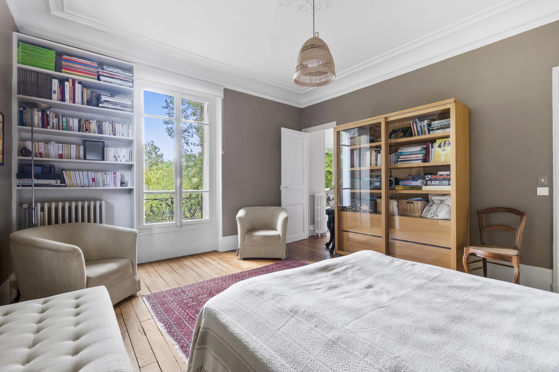 Le Vésinet, Île-de-France, 78110, FR, 6 Bedrooms Bedrooms, ,5 BathroomsBathrooms,Residential,For Sale,1994768